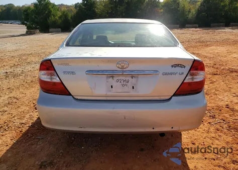 2004 Toyota Camry Le z USA, uszkodzony, nr VIN 4T1BE32K84U897766